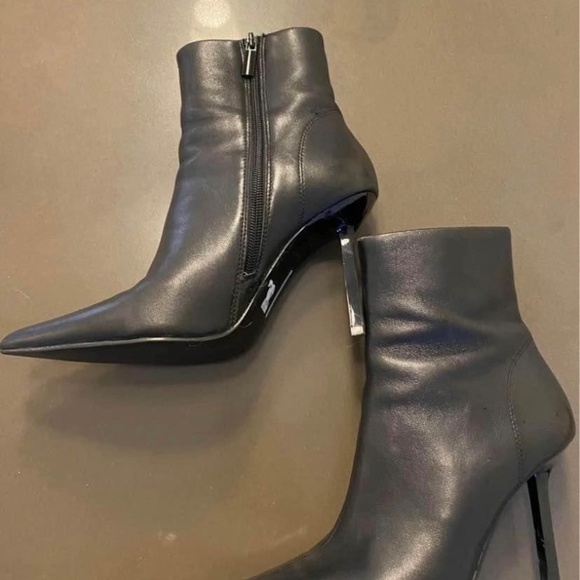 Steve Madden heeled boots - Picture 3 of 4